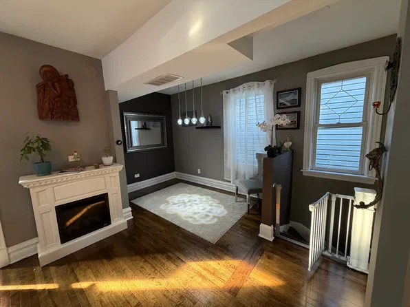 2038 N Karlov Ave APT 2, Chicago, IL 60639