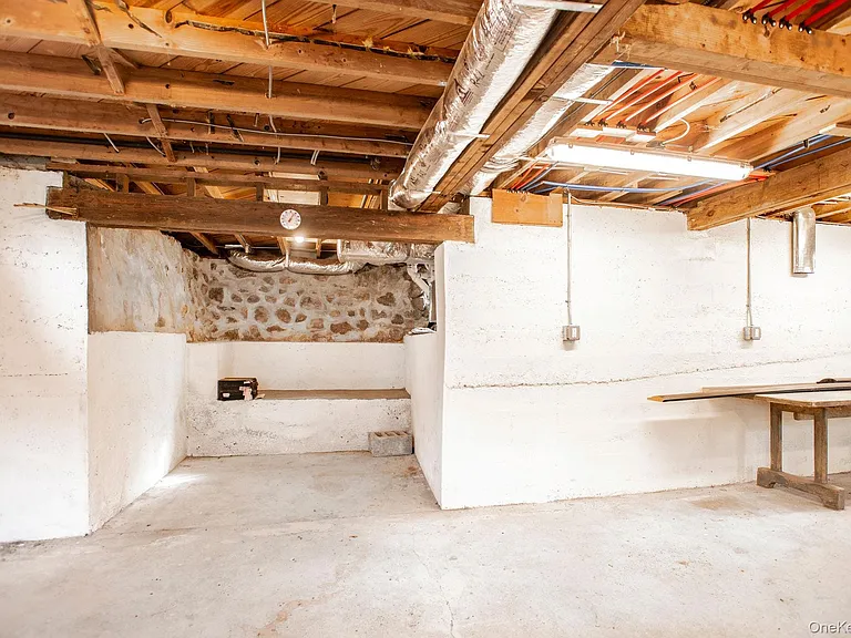 11 Locust Dr — Photo 12