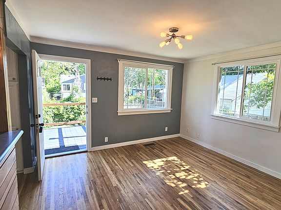 5th image of 323 E Harrison Ave #B