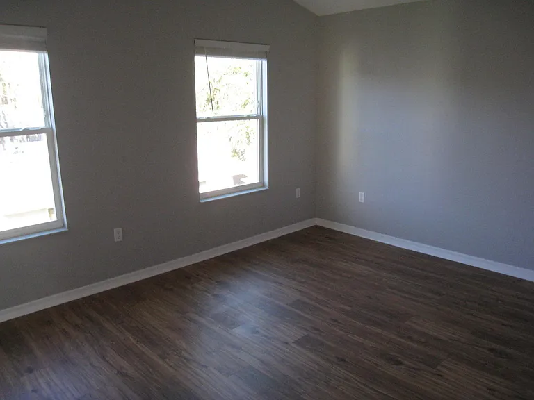 528 SW 6th Pl — Photo 10