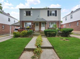 56-22 207th St, Oakland Gardens, NY 11364