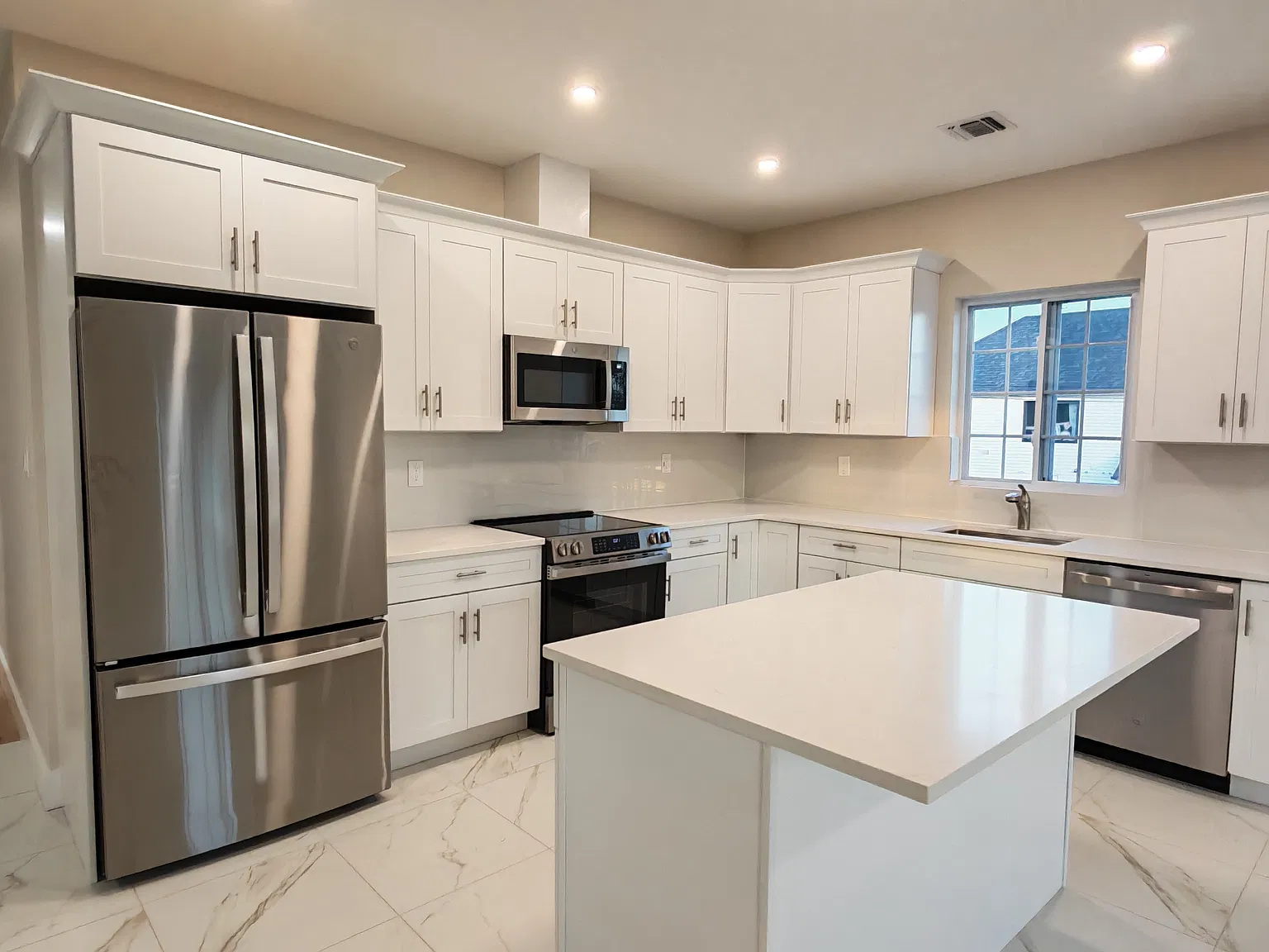 3 bed, 1450 sqft, $3,500 — Photo 1