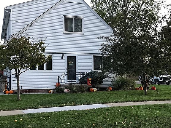 Side - 10th Ave N 