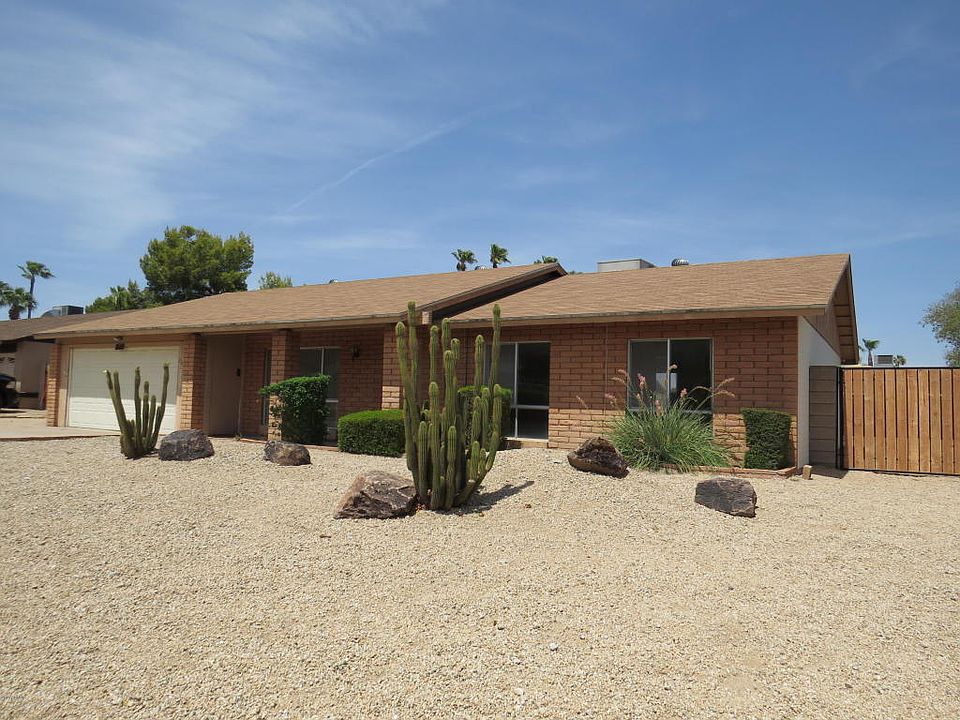 1st image of 2632 E Desert Cove Ave