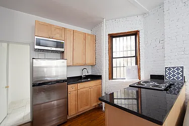 Rented by R New York