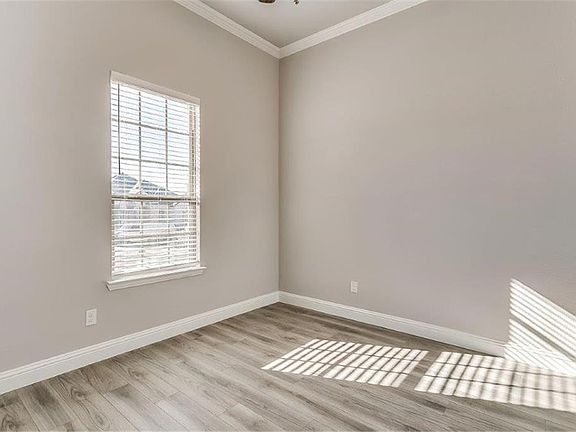 5th image of 225 Hillstone Dr