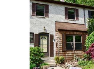 102 Bishops Dr, Aston, PA 19014