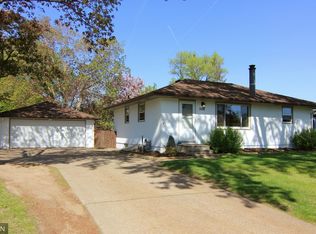 1104 Greystone Ave N, Oakdale, MN 55128