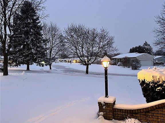 4th image of 50 Deepwood Dr
