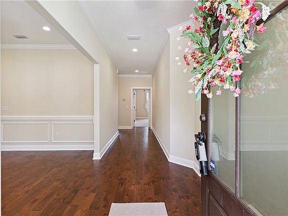 5th image of 505 Belmont Cir