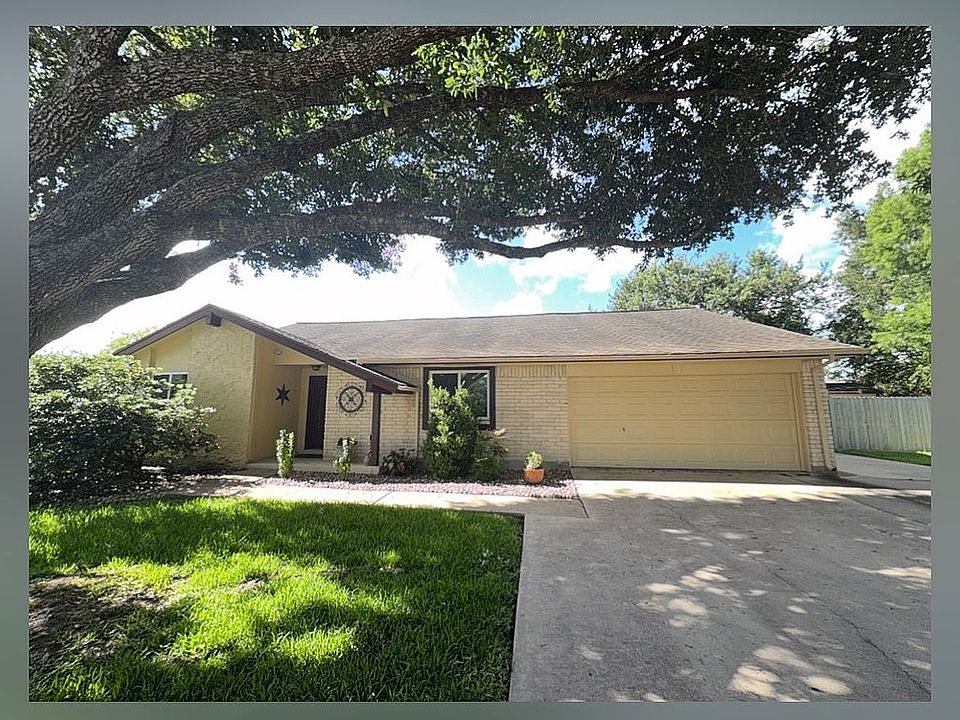 1st image of 411 Dogwood Cir