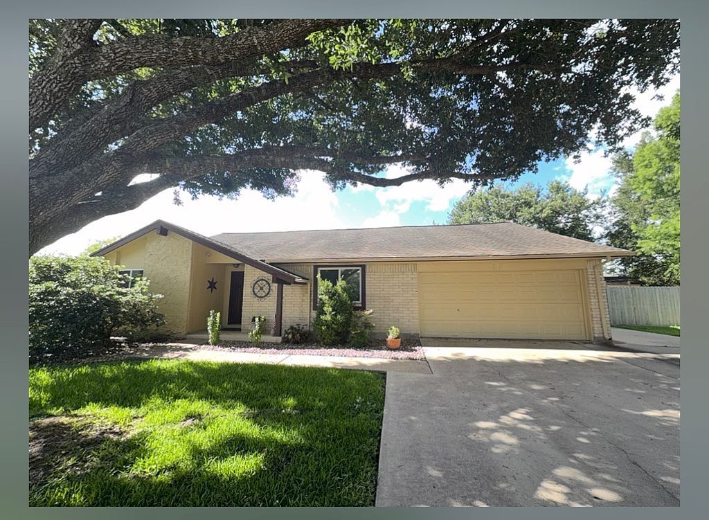 411 Dogwood Cir - Property Image
