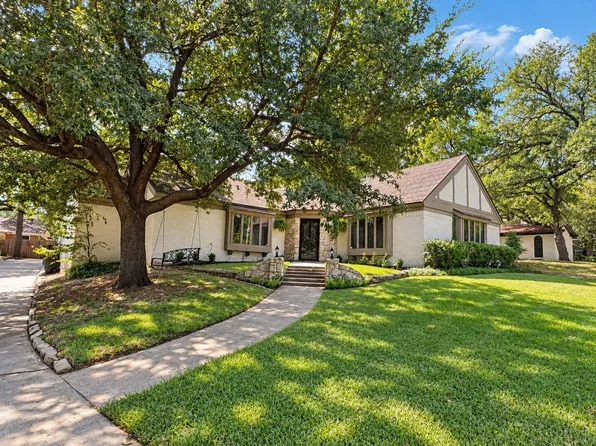 240 Timberlake Dr, Azle, TX 76020