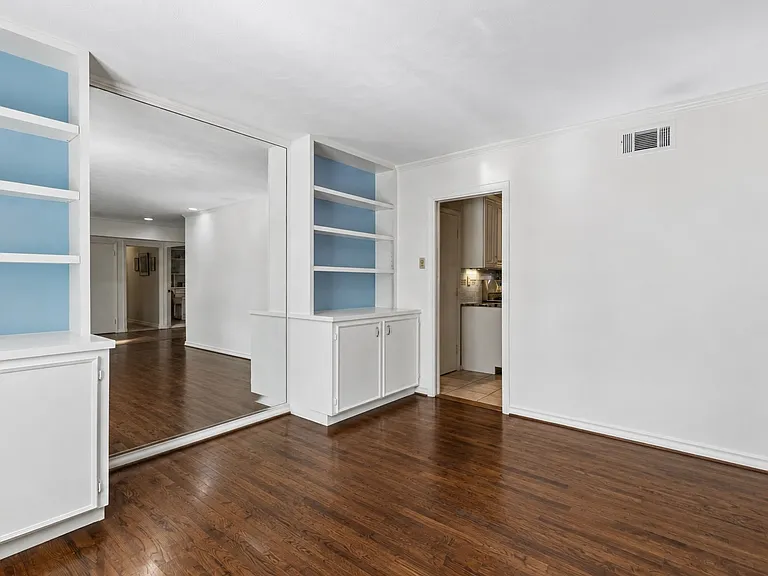 11122 Candlelight Ln — Photo 4