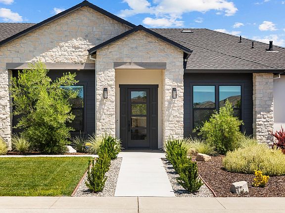 2nd image of 4031 Della Ct