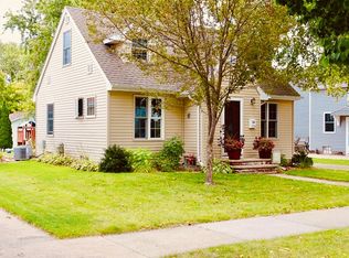 1734 N Harriman St, Appleton, WI 54911