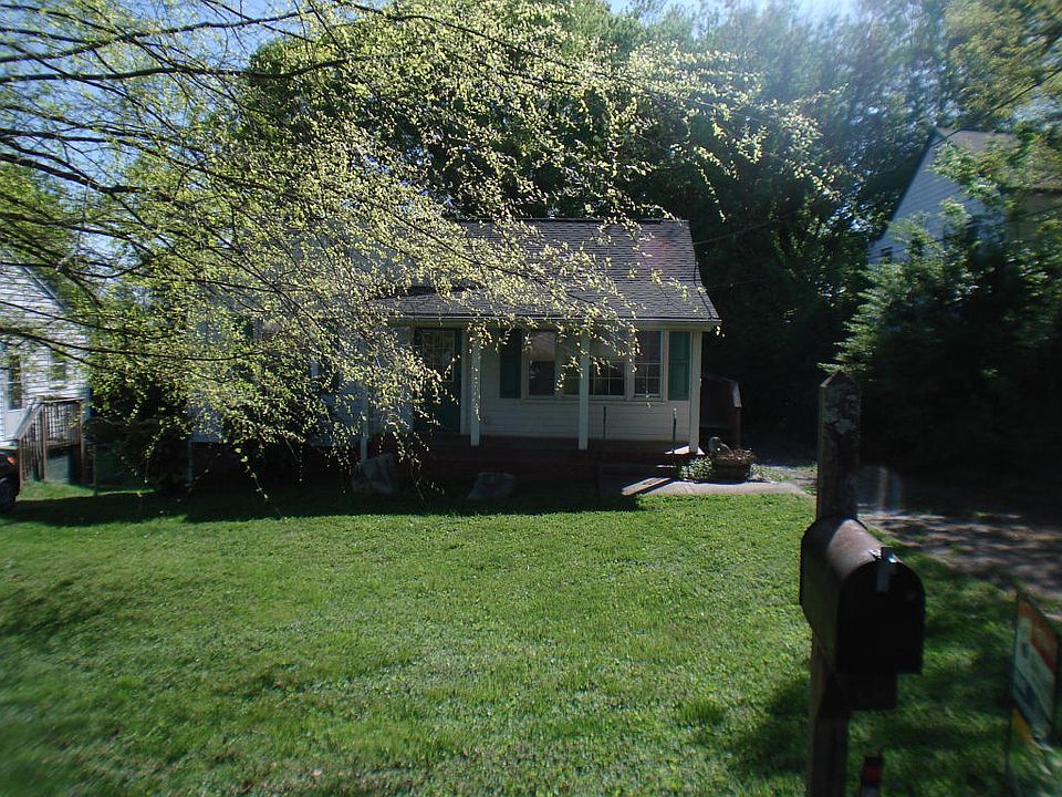 1st image of 2443 Amber St