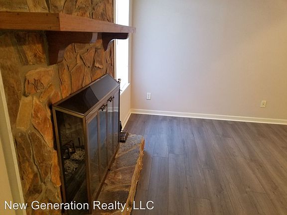 2nd image of 155 Old Lantern Dr #5