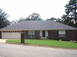 6 Keeneland Dr, Little Rock, AR 72223