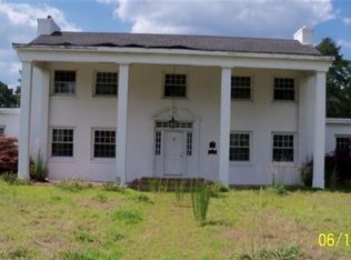 227 E Ridge St, Rose Hill, NC 28458