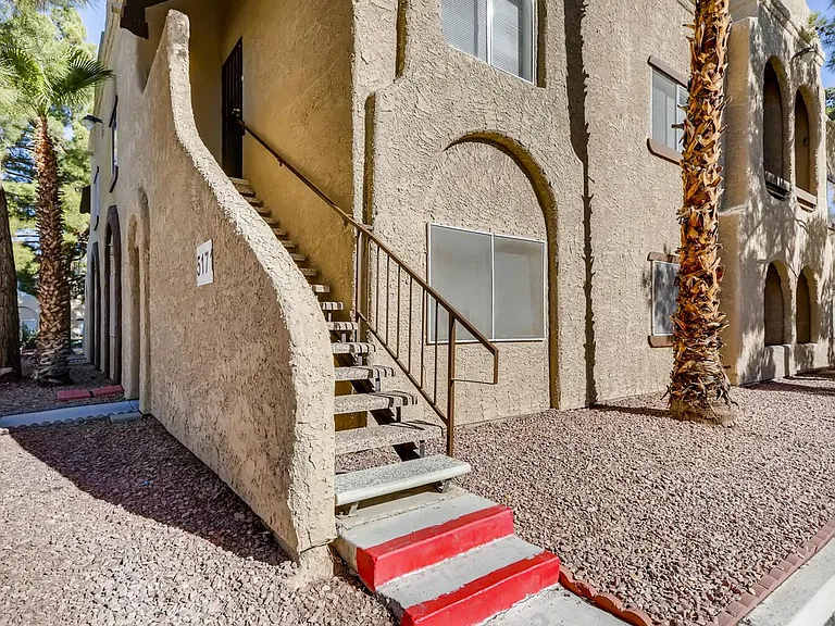 5171 Pioneer Ave #202 — Photo 28