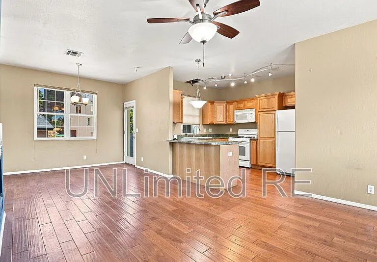 2455 W Silverton Dr — Photo 34
