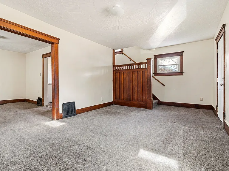 488 Alexander St — Photo 14