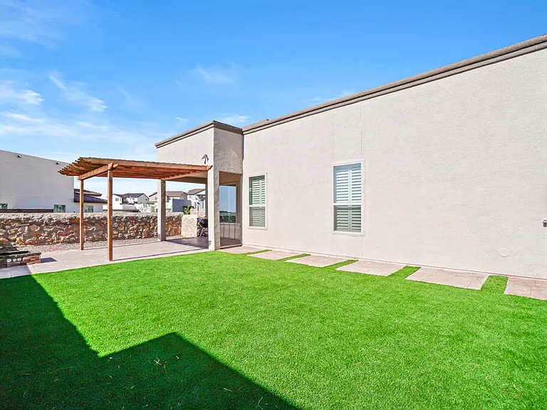 1740 Eased St — Photo 35