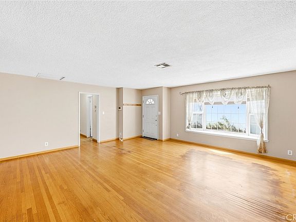 5th image of 5137 Peacock Ln