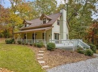 667 Running Deer Rd, Cleveland, GA 30528