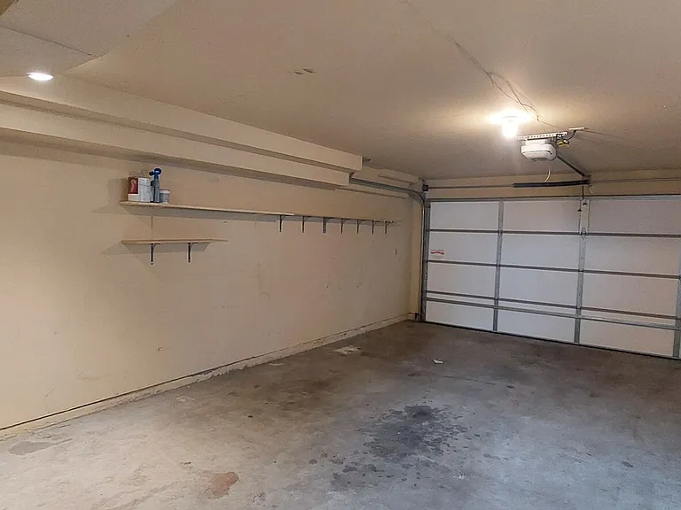 2114 and 2116 Woburn Street — Photo 22