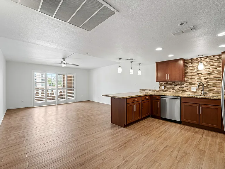 7850 E Camelback Rd #102 — Photo 8