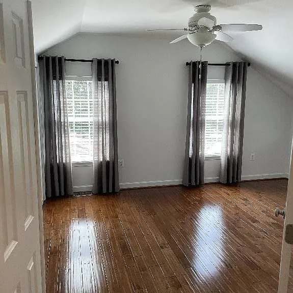 10626 Saint Paul Ave — Photo 3