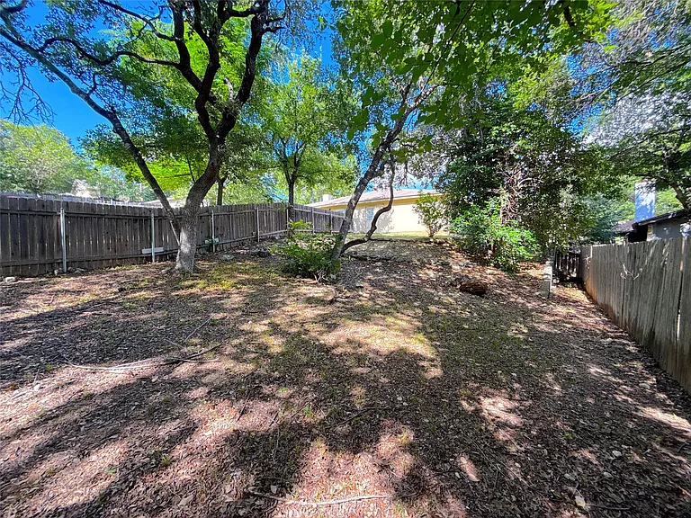 9900 Hundred Oaks Cir #A — Photo 21