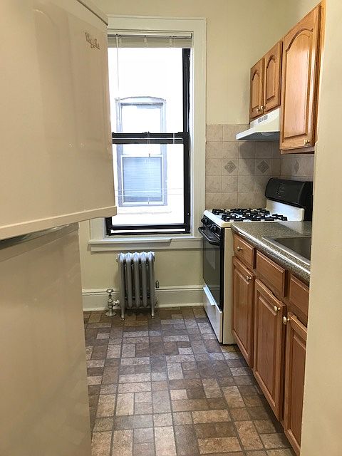 2nd image of 25-37 33rd St #2R