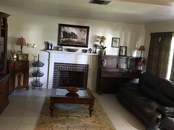 3rd image of 3204 NW 87th Ave