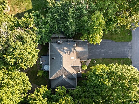 5th image of 12 Slaytonbush Rd