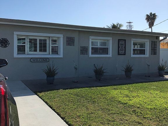 3rd image of 325 Angelo Ln