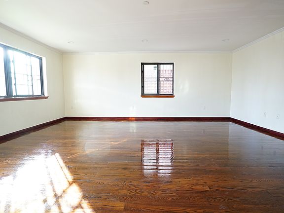 5th image of 2529 Butler St Floor 1