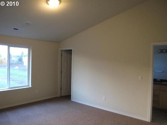 3rd image of 16318 NE 70th Cir