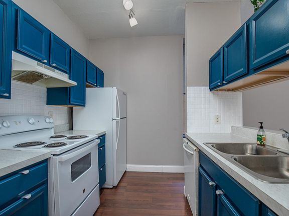 2nd image of 1935 Withnell Ave APT B