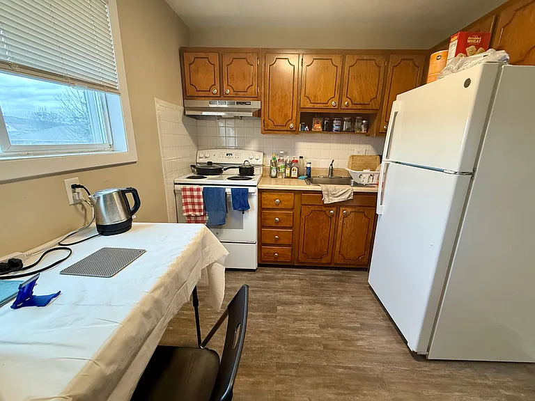 69 Newton St #8 — Photo 6