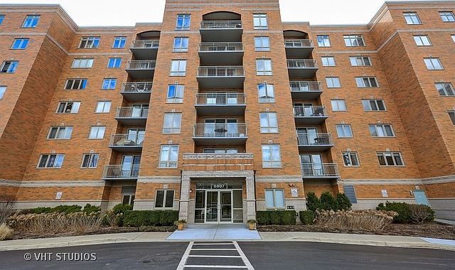 1st image of 6807 N Milwaukee Ave APT 508