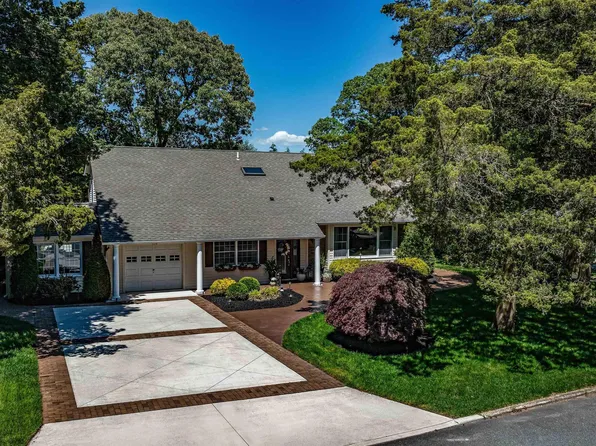 108 Hemlock Dr, Linwood, NJ 08221