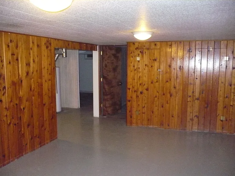 543 Locust St — Photo 19