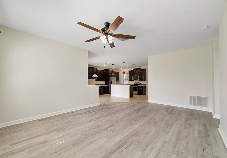 1315 Moss Creek Ln — Photo 3