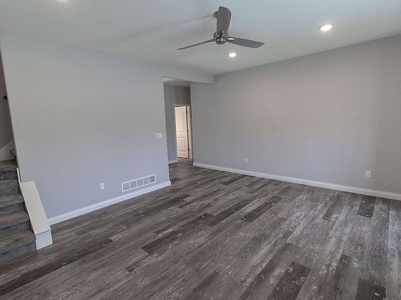 5th image of 2801 Amberwood Ct