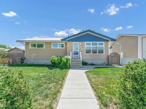 1277 N Crockford Cres NW, Medicine Hat, AB T1A 7H7
