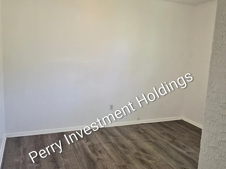 665 Emerson Ave — Photo 4
