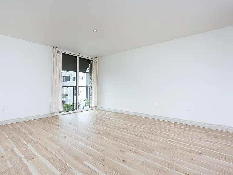 4082 Albatross St #11 — Photo 8